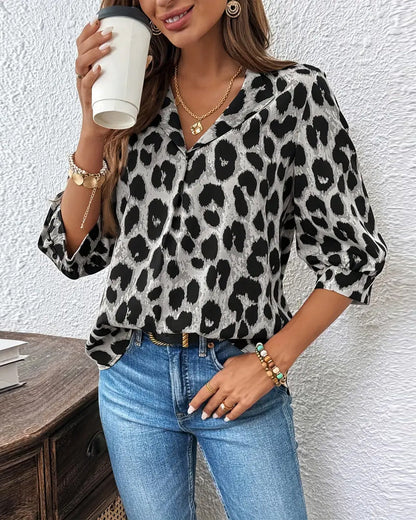 Bluse med halvlange ærmer, leopardprint, vid model