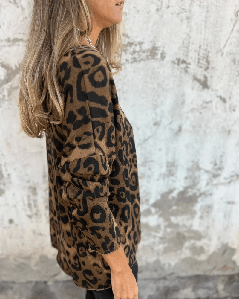 Elvéra | Dametop med leopardprint, afslappet stil